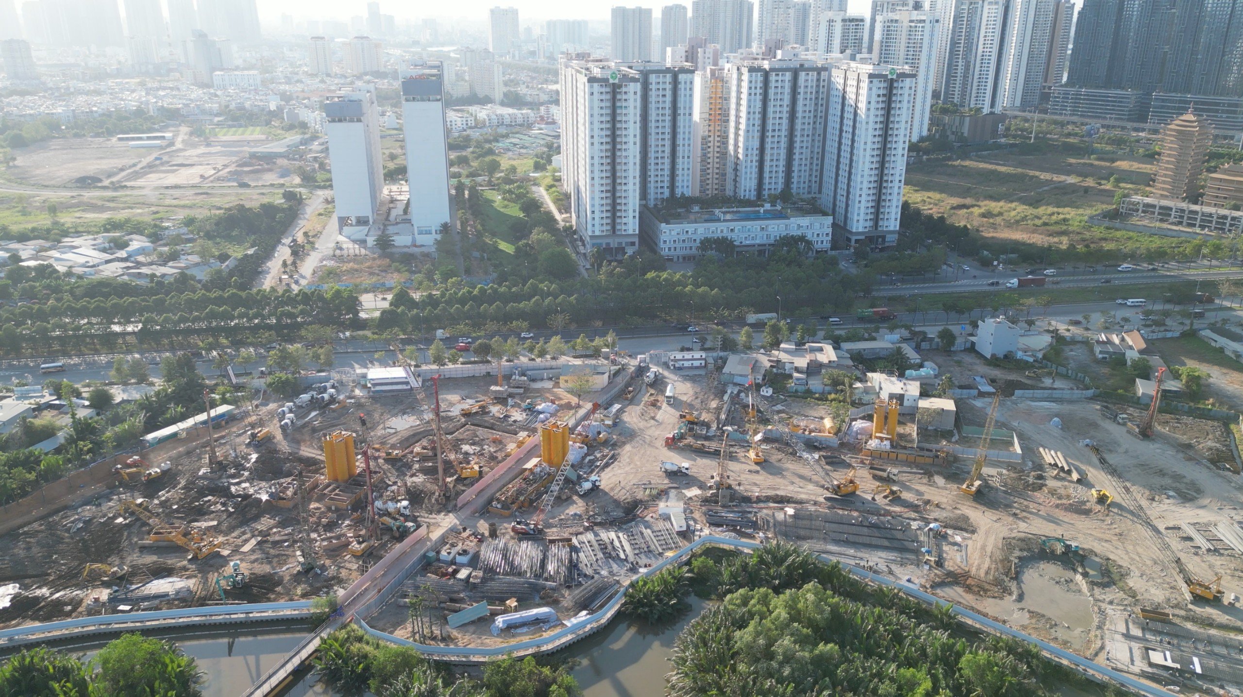 Tiến độ thi công Eaton Park mới nhất 2-2024