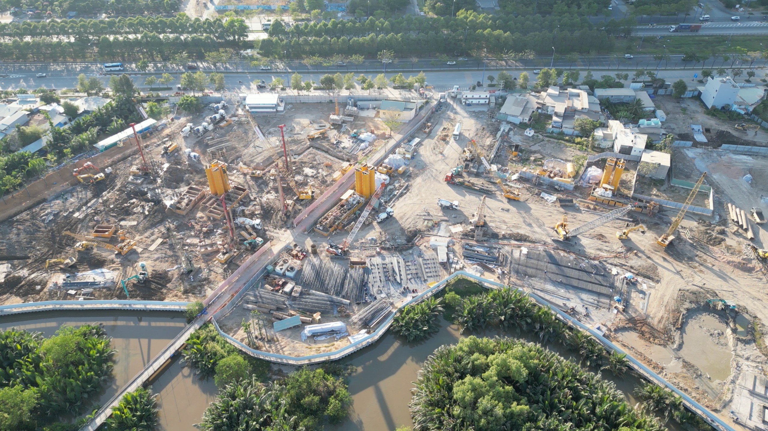Tiến độ thi công Eaton Park mới nhất 2-2024